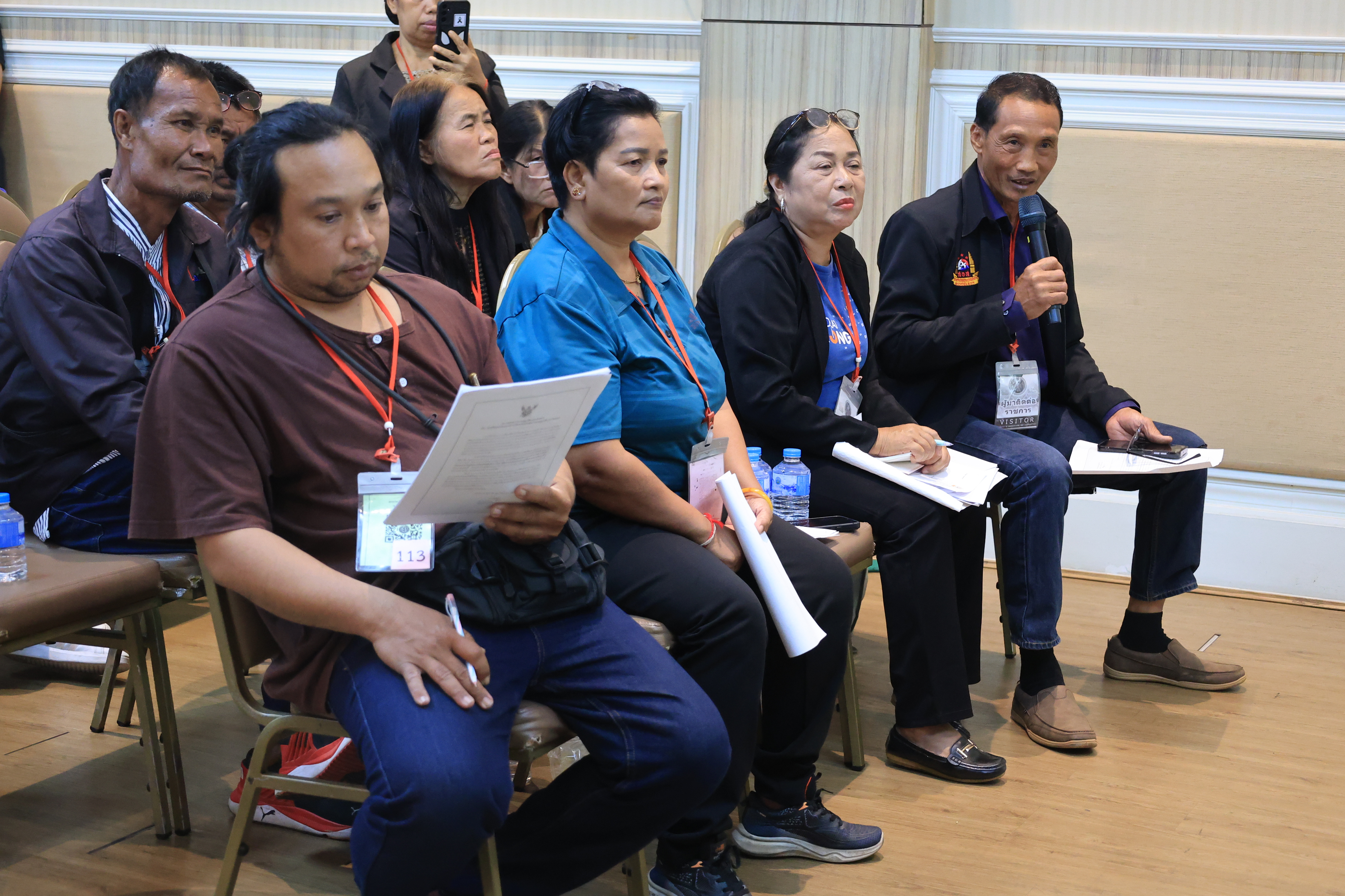 title - ส.ป.ก. เข้ารับฟังข้อเสนอสมาชิกเกษตรกรสภาประชาชน 4 ภาค ติดตามความคืบหน้าโครงการฯ ตามมติ ครม.  เกี่ยวกับด้านการจัดที่ดิน ด้านงบประมาณโครงการฯ และด้านบุคคล เพื่อแก้ไขปัญหาความเดือนร้อนให้กับสมาชิกในพื้นที่